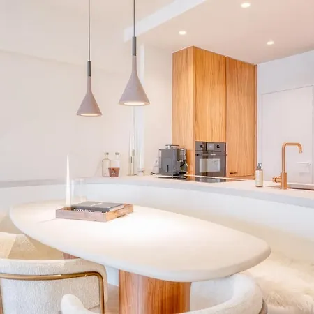 Luxurious In The Heart Of *