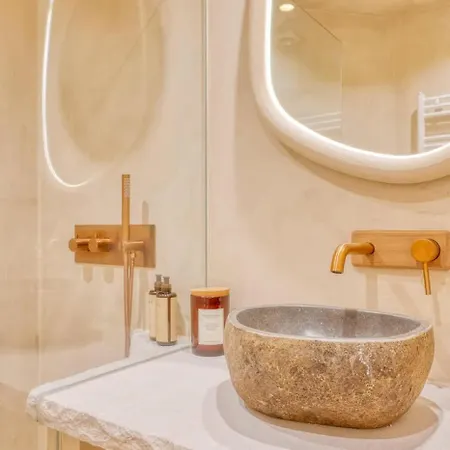 Luxurious In The Heart Of *