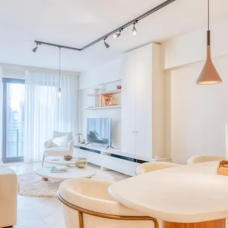 Luxurious In The Heart Of דירה קנוקה-הייסט