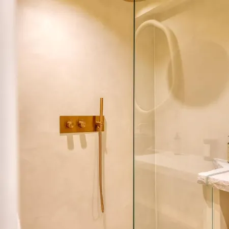 Luxurious In The Heart Of דירה